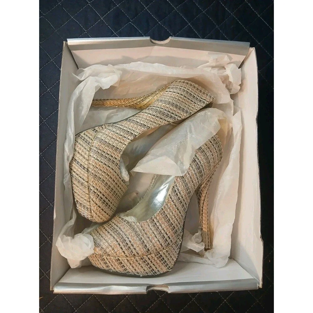 Shoedazzle Rika Silver 8 Block Heel Ankle